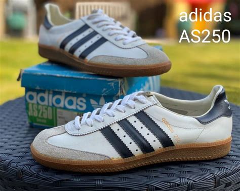 adidas old style shoes.